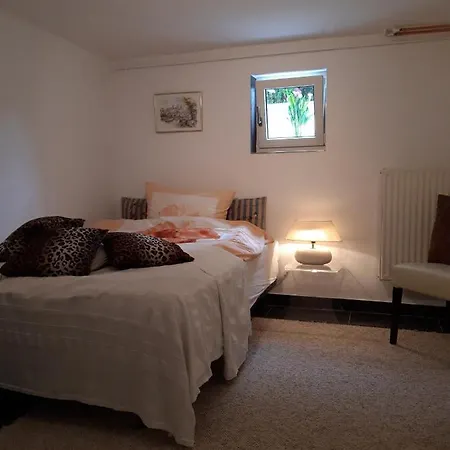 Souterrainwohnung Mit Separaten Garten - A45337 Apartamento
